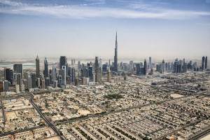 Dubai_skyline_2015