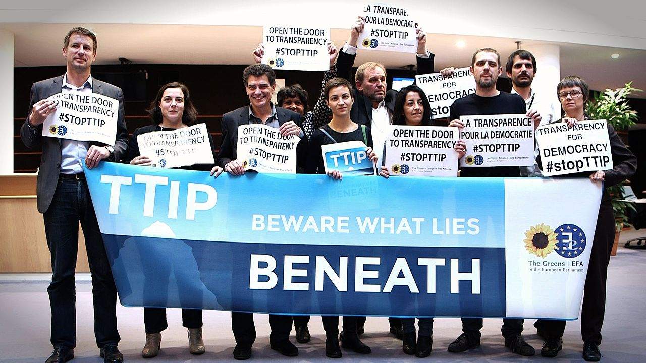 TTIP Abgeordnete protestieren gegen fehlende Einsichtsmöglichkeit 1