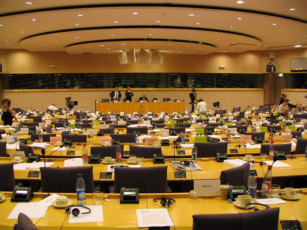 Abstimmung über Internet-Zensur - ein Ausschuss-Raum im EU-Parlament 