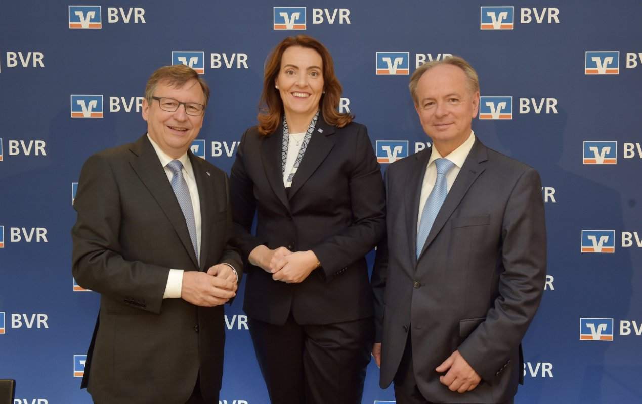 BVR Vorstand - Mirja Kolak bringt Negativzinsen für alle ins Gespräch