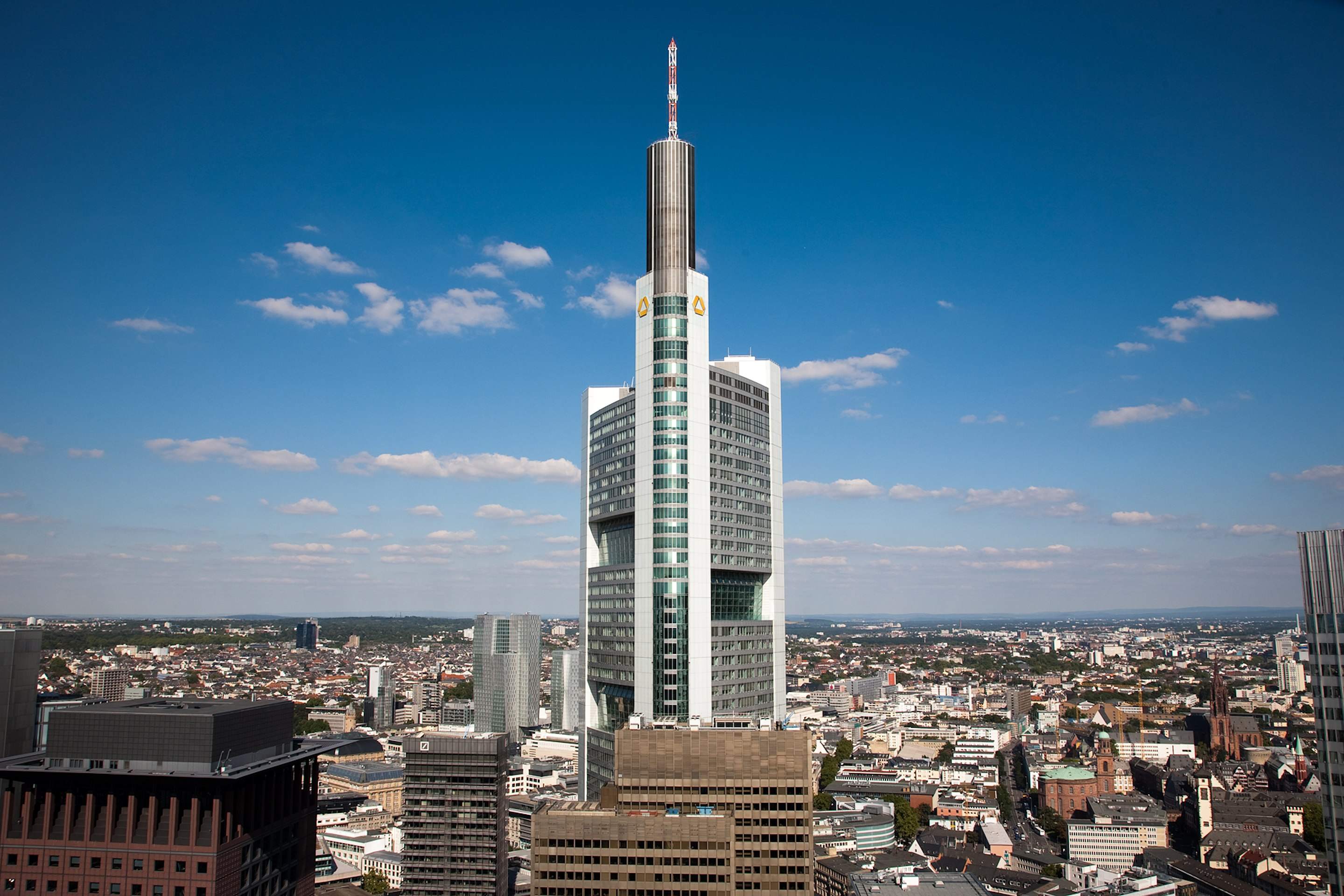 Commerzbank-Tower - Commerzbank-Aktie im Sinkflug