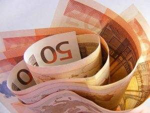 Der Euro erreicht zum Dollar ein eues Jahrestief