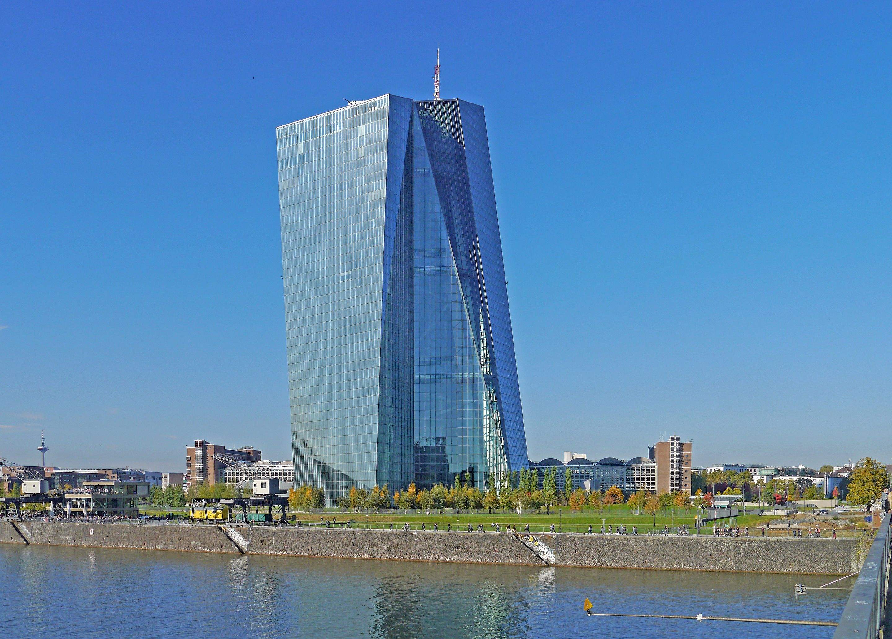 EZB-Zinsentscheidung im EZB-Tower in Frankfurt