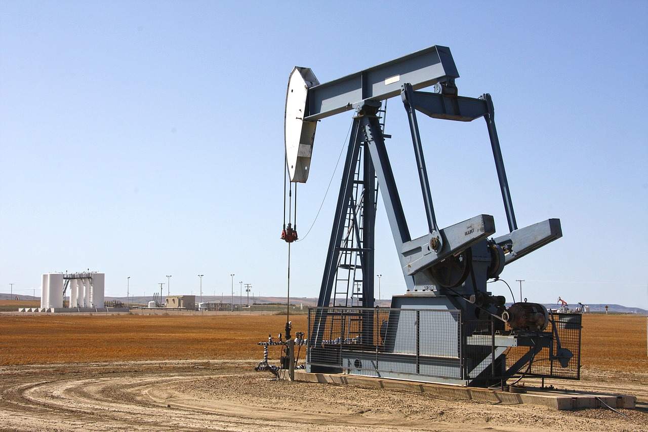 Ölpumpe Symbolbild - Ölpreis fällt