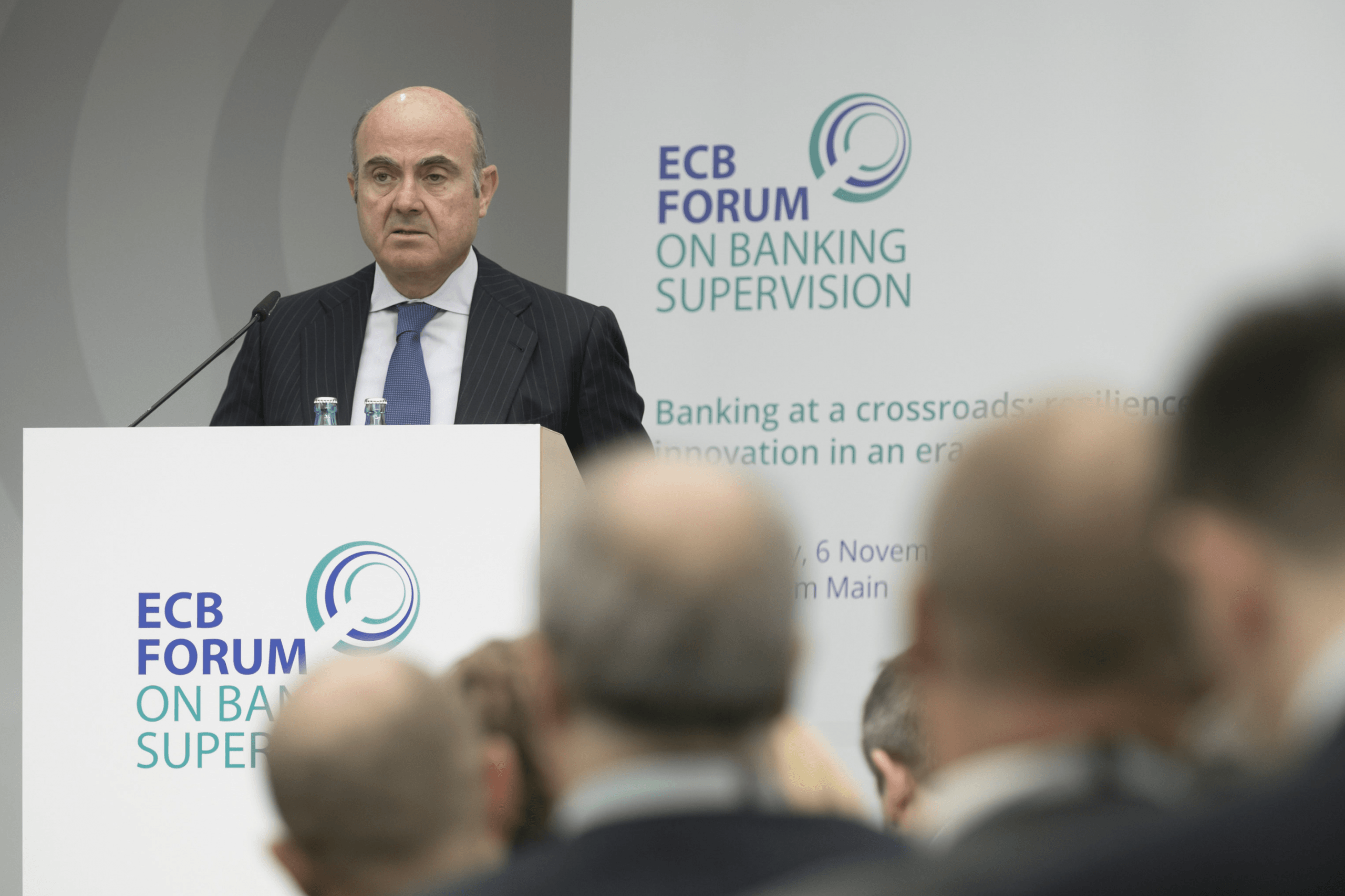 EZB Vize Luis de Guindos warnt vor Problemen