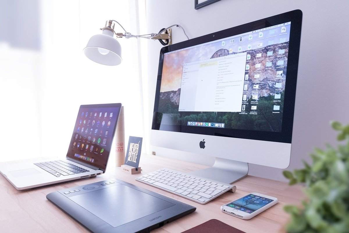 Apple-Quartalszahlen aktuell - iMac auf Schreibtisch