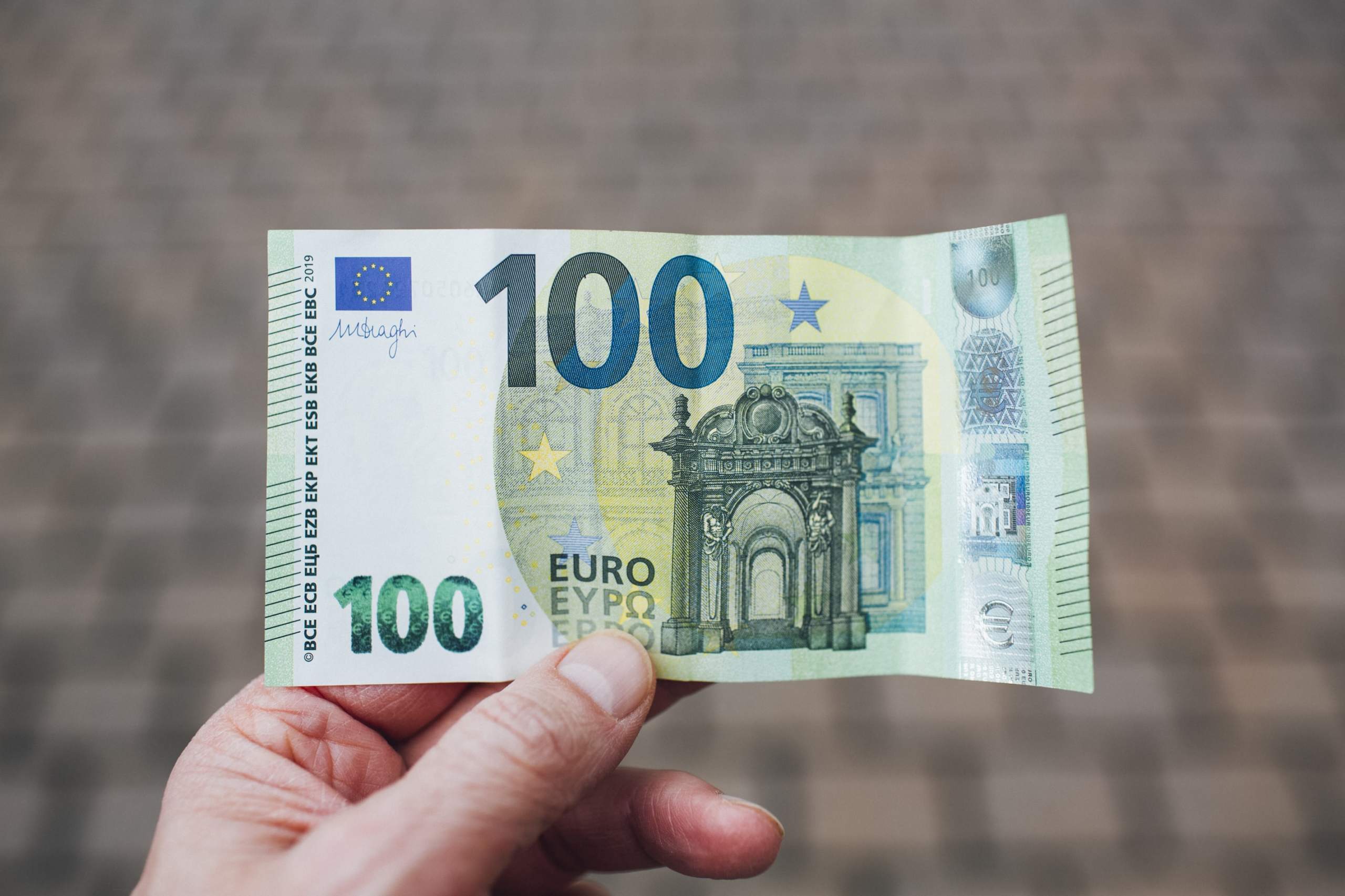Ein 100 Euro-Schein