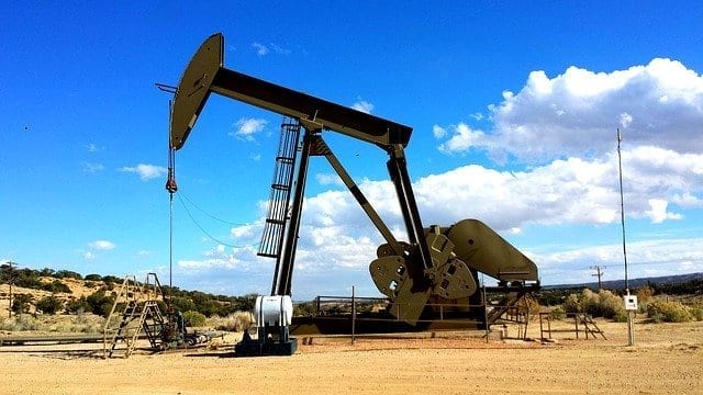 Eine Öl-Pumpe in der Wüste