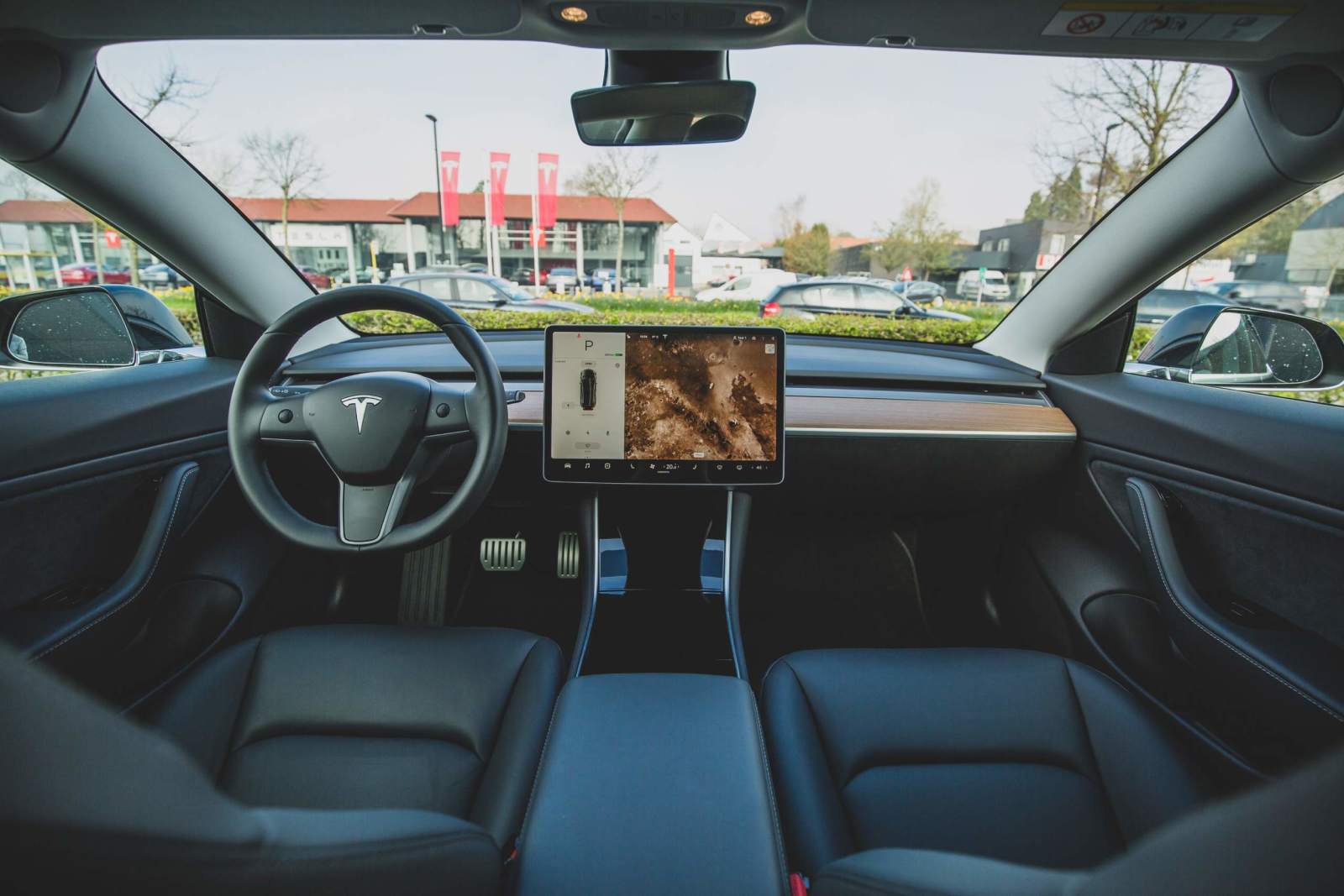Innenansicht eines Tesla Autos