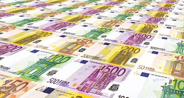 Zahlreiche Euro-Geldscheine