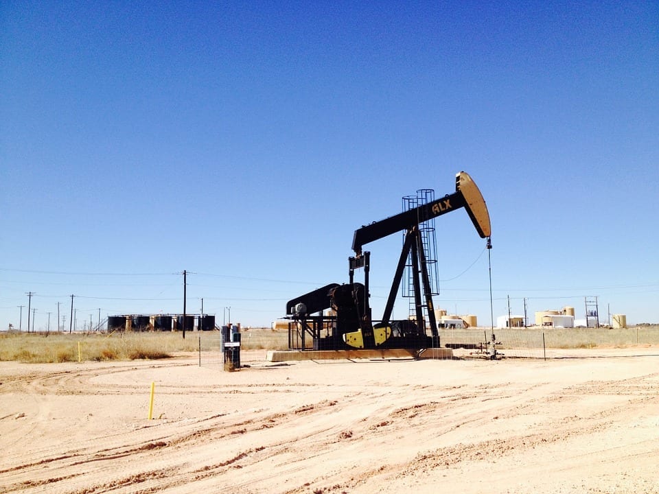 Eine Pumpe für Öl in der Wüste