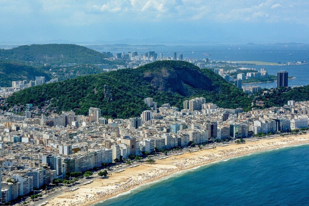 Covid-19 grassiert in Südamerika - hier der Strand von Ipanema in Rio