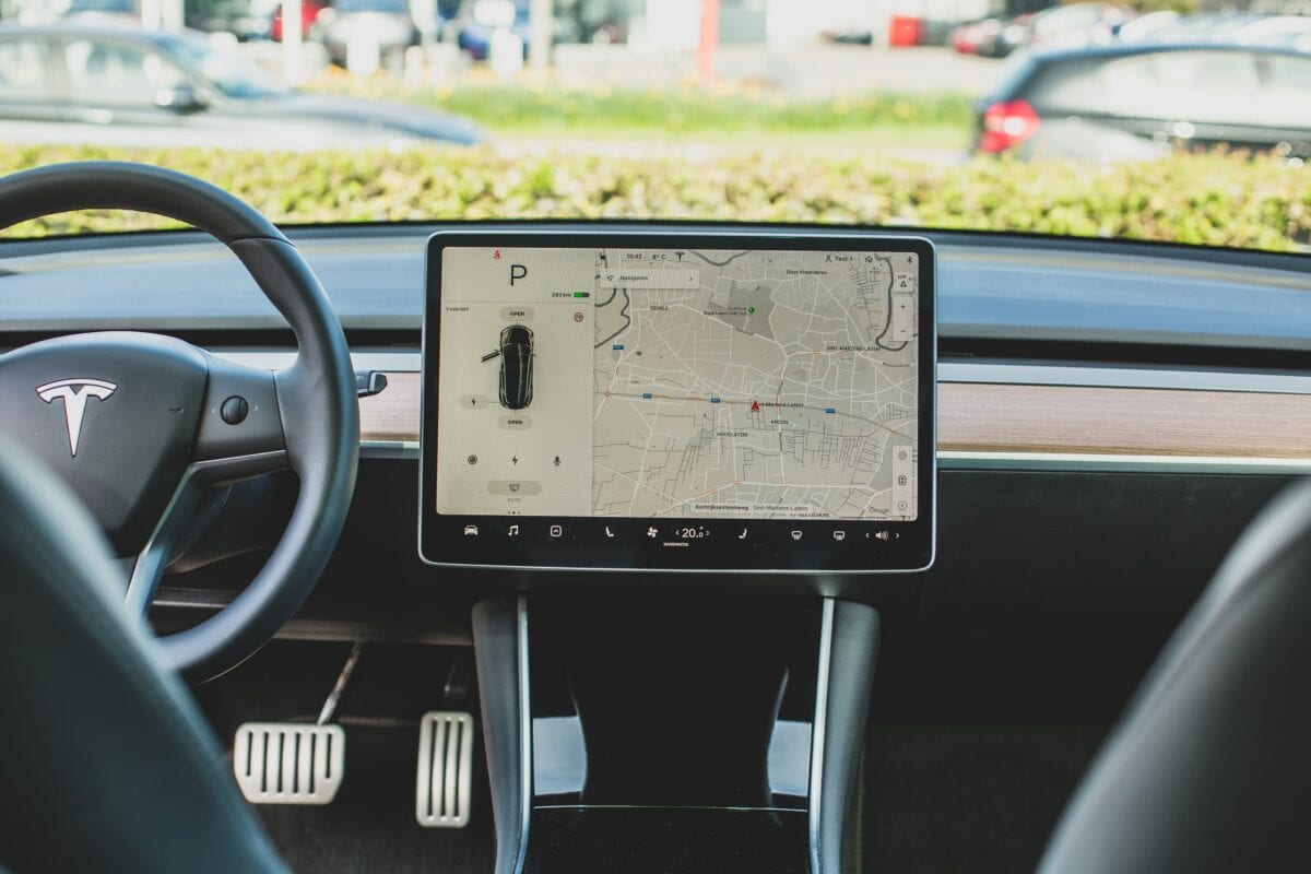 Innenansicht eines E-Autos von Tesla