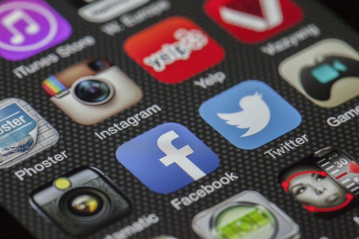 Social Media Buttons auf Smartphone