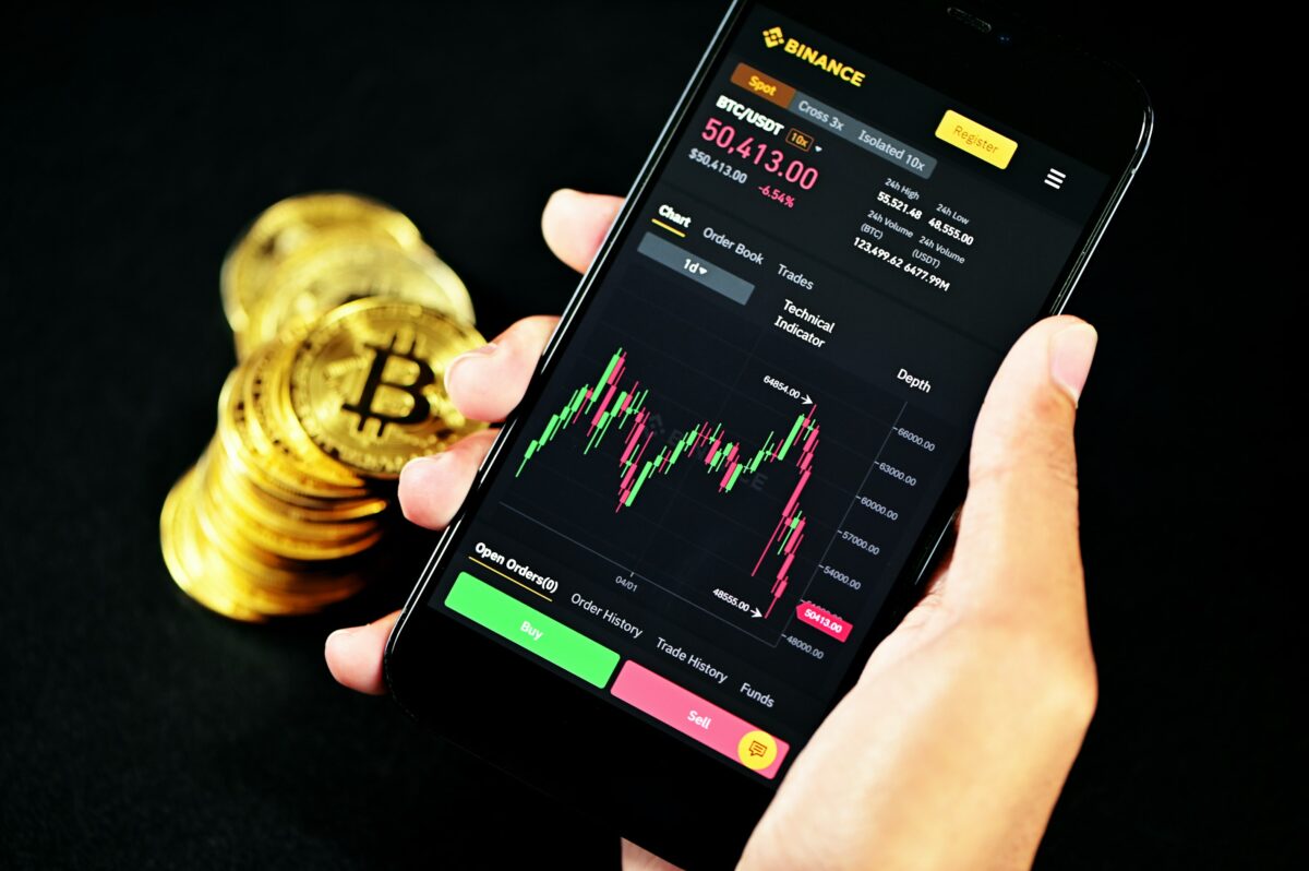 Trading von Kryptowährungen wie Bitcoin über eine Smartphone App
