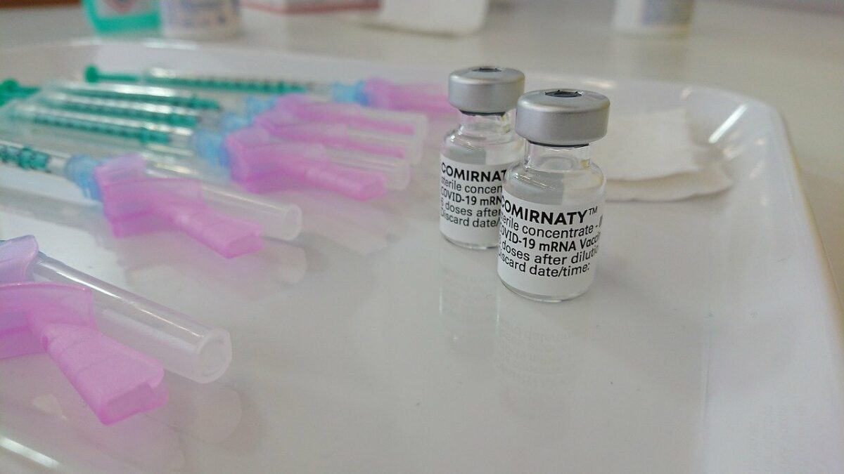 Impfstoff-Dosen von BioNTech gegen Covid-19