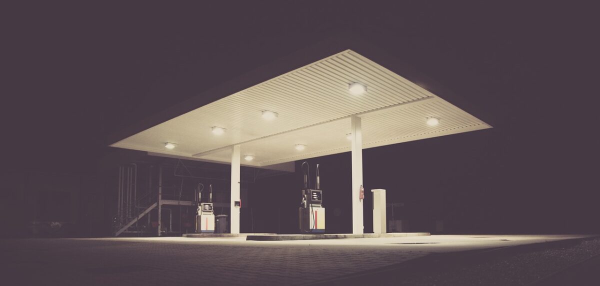 Eine leere Tankstelle