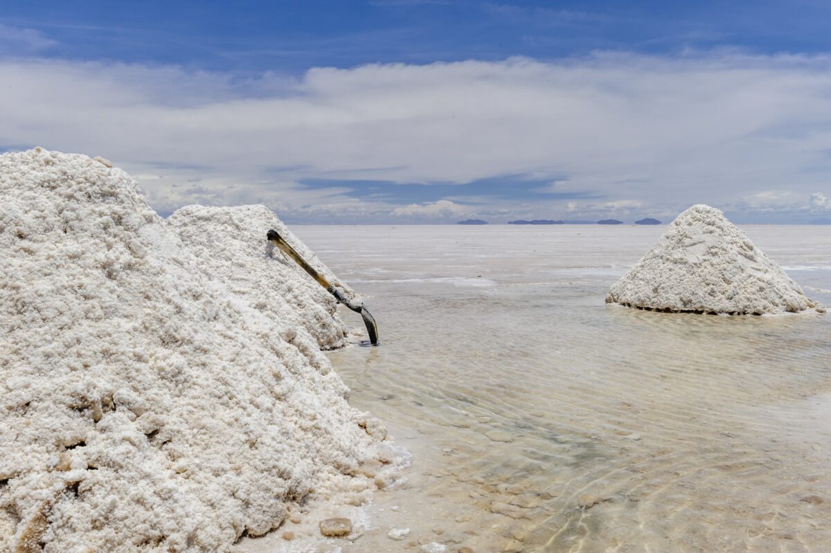 Lithium-Abbau in einem Salzsee in Bolivien