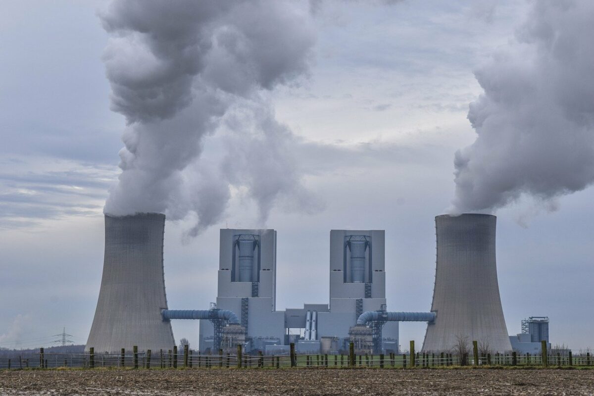 Kraftwerk verfeuert Kohle für die Stromerzeugung