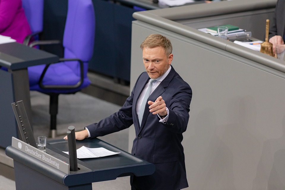 SWIFT: Finanzminister Lindner - Deutschland bereit, Russland auszuschließen