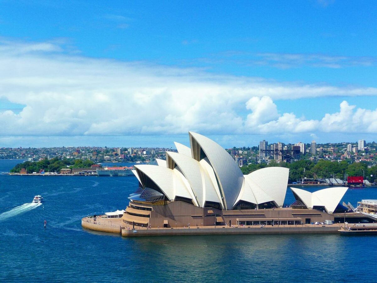 Die Oper in Sydney ist eines der bekanntesten Bauwerke in Australien