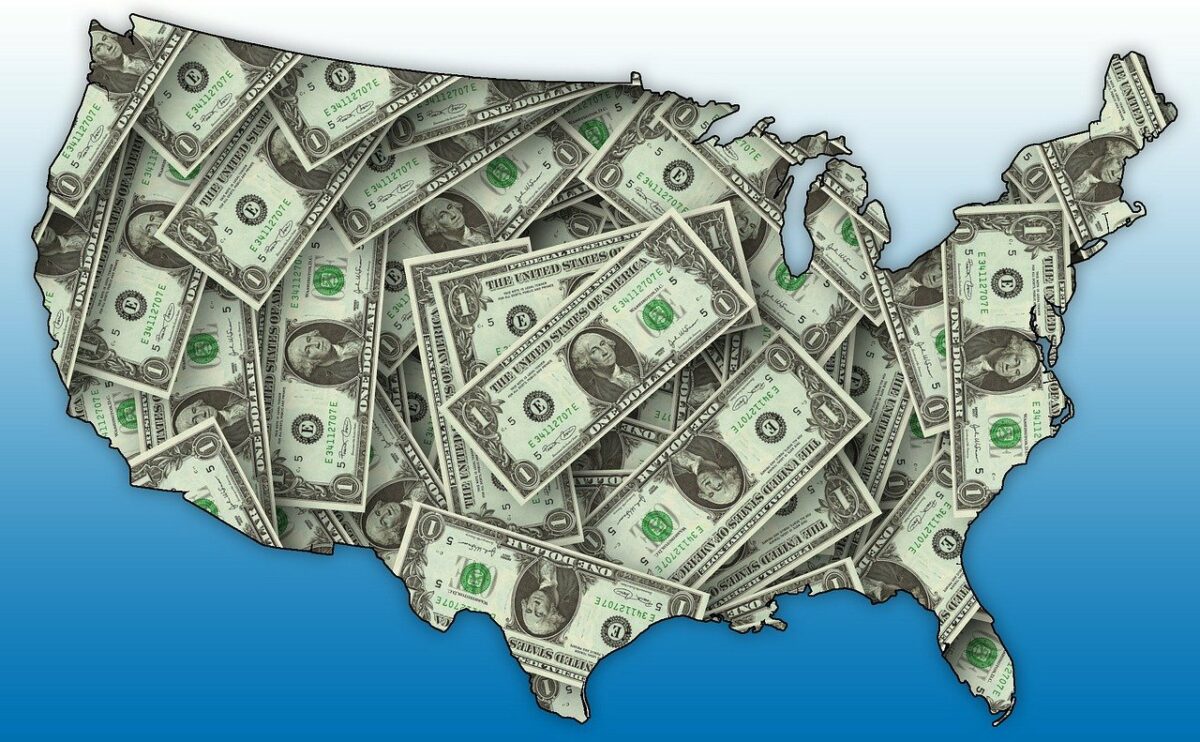 Geldscheine im USA-Umriß