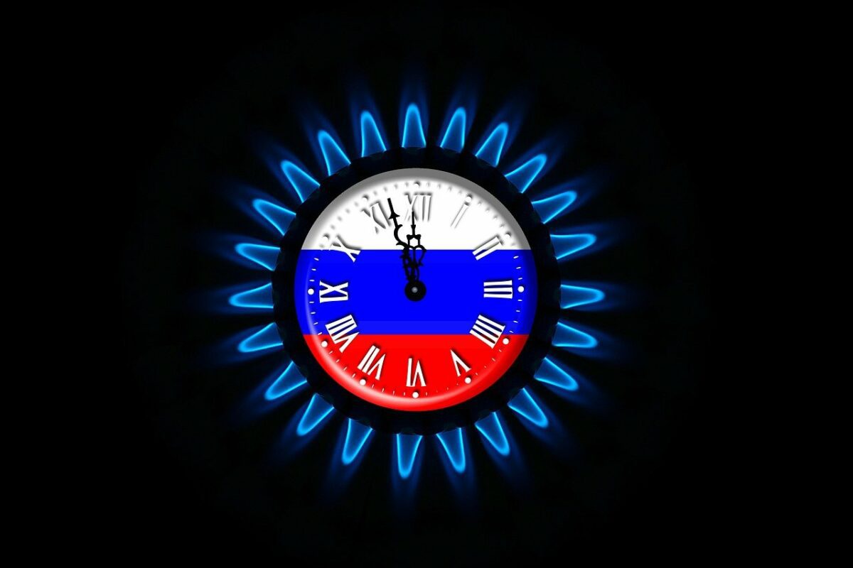 Grafik mit Gas, Uhr und Russland-Fahne