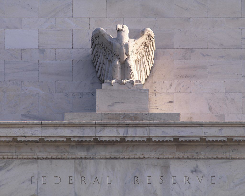 Die Fed hebt die Zinsen an