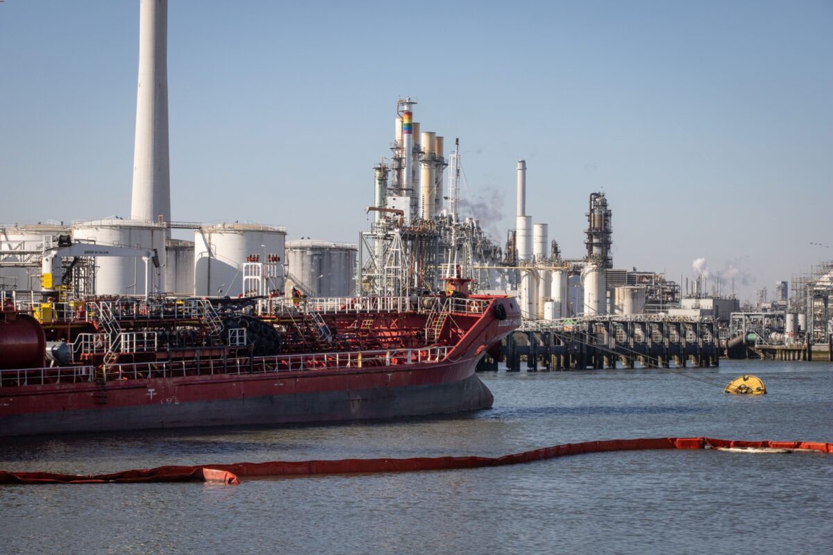 Öl-Terminals in Rotterdam erhalten immer noch Ladungen aus Russland