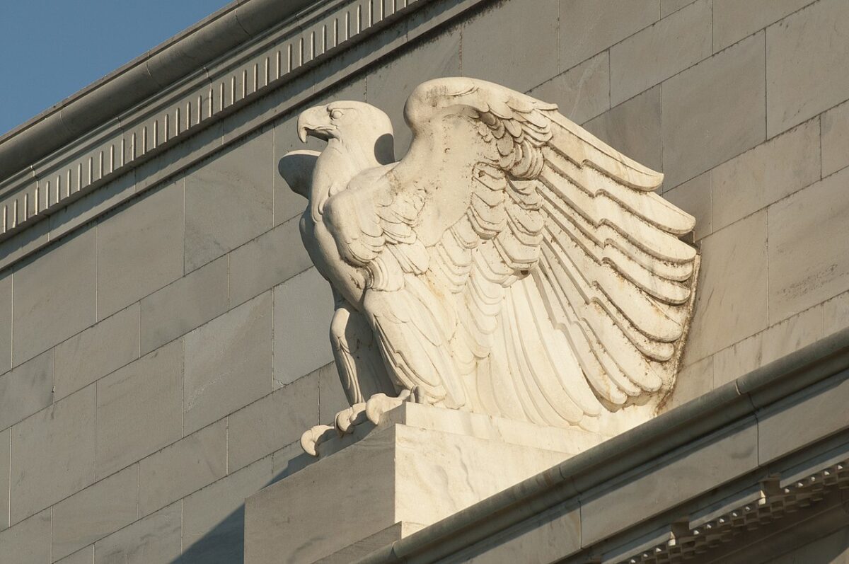 Fed-Mitglieder sehen die Notwendigkeit weiterer Zinserhöhungen