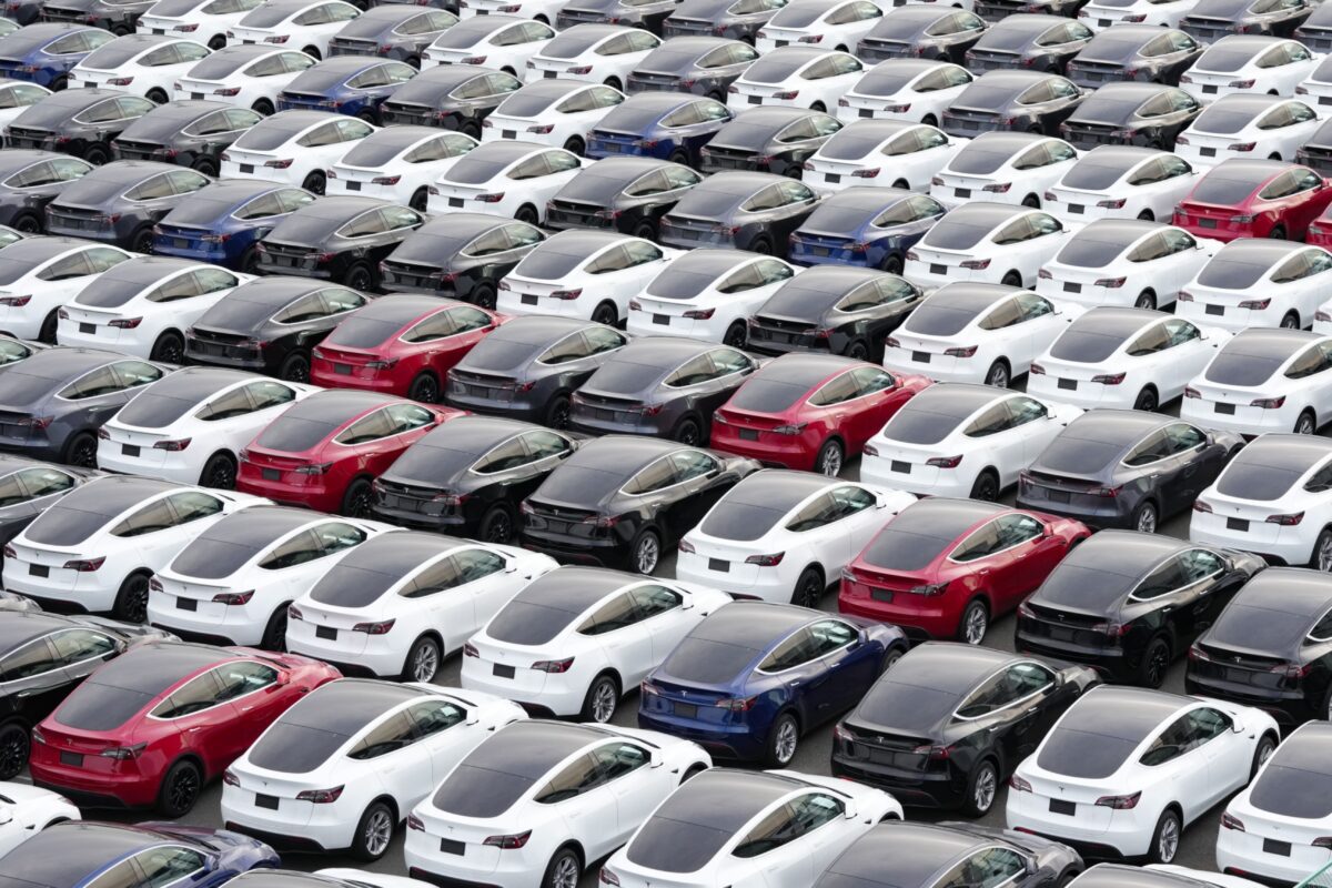 Tesla-Autos in Japan