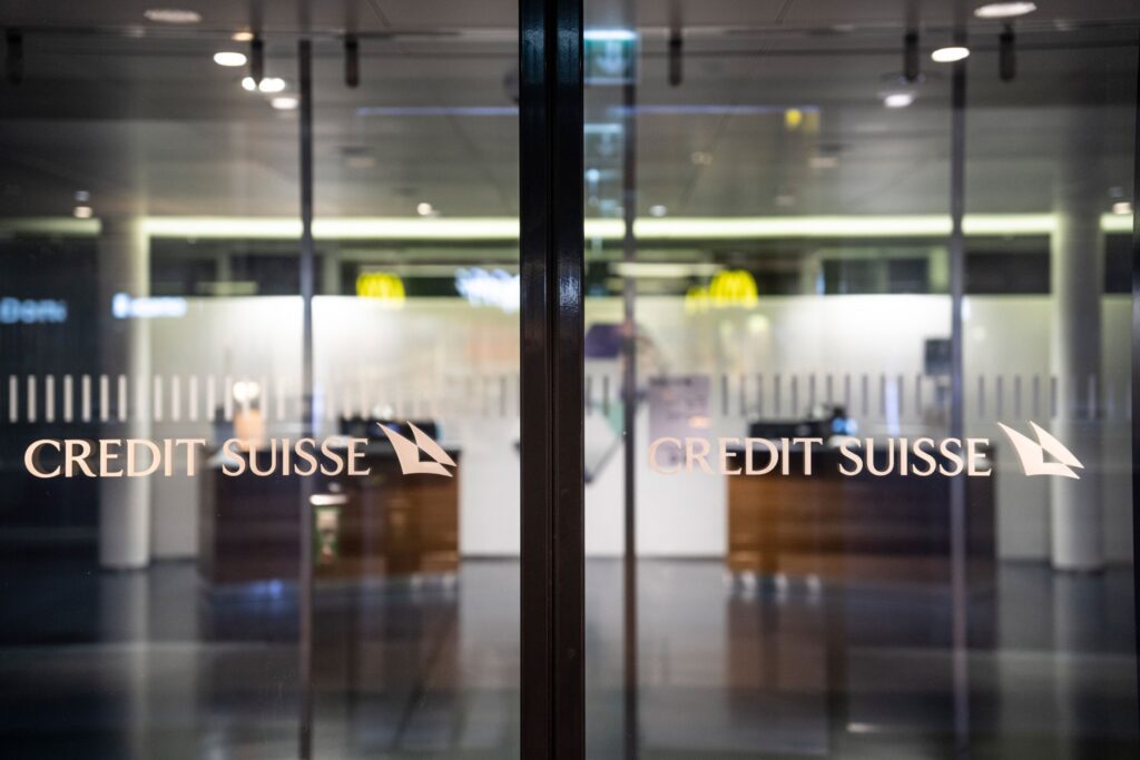 Credit Suisse: Aktie springt 40% hoch und beflügelt Bankenwerte