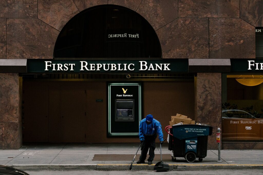 First Republic Bank: Bieterverfahren beendet - Übernahme der Regionalbank durch JPMorgan?