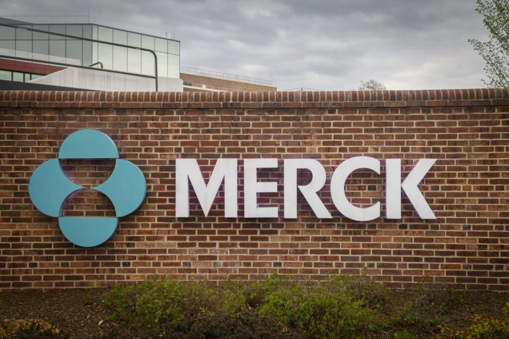 Merck und Telekom Quartalszahlen: Erwartungen geschlagen & Prognose erhöht - Aktie unverändert