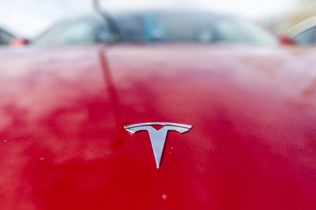 Musk und Tesla stehen vor einer Vereinbarung mit Indien über den Import von Elektroautos