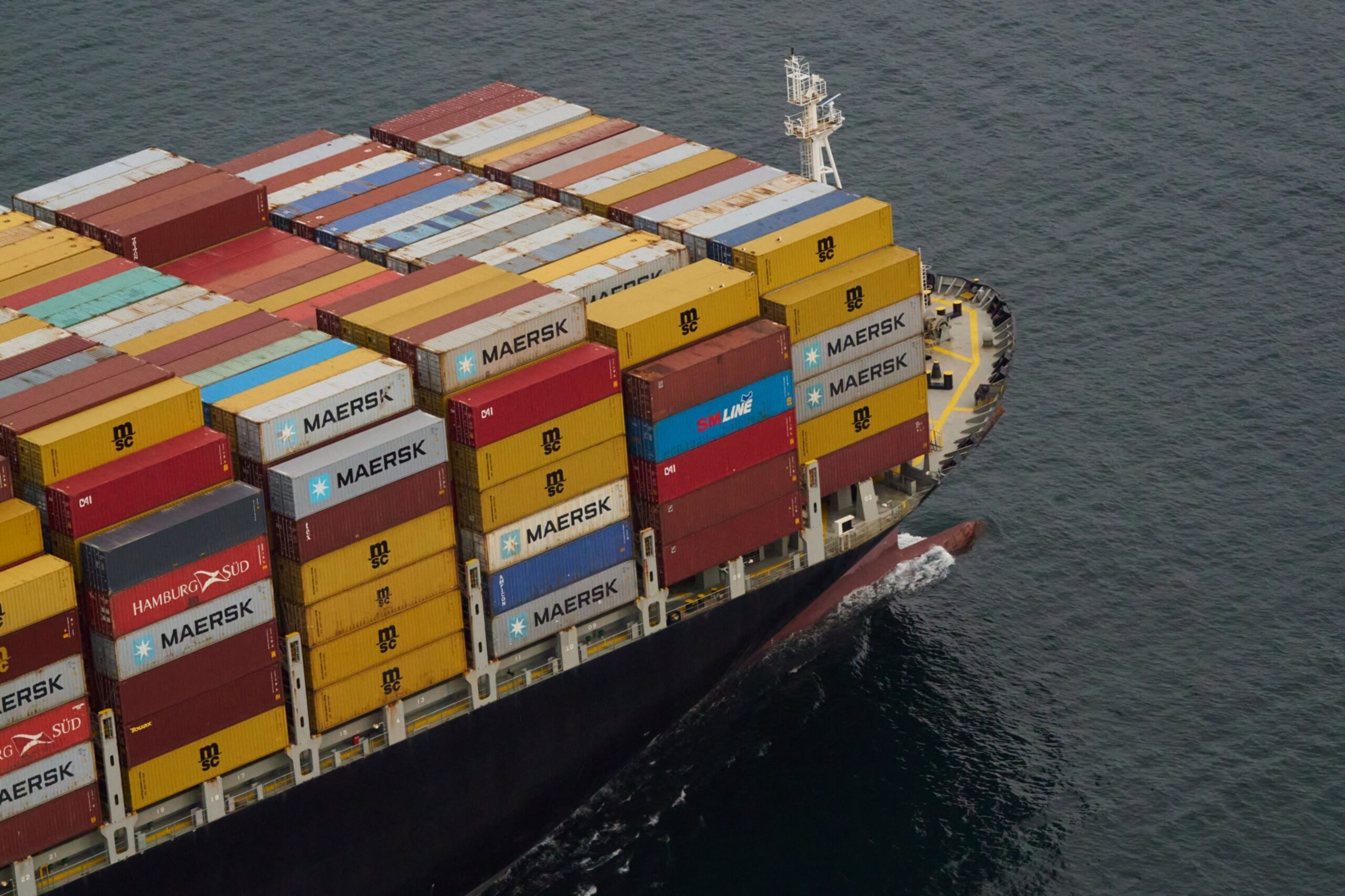 Container Preise steigen nach Huthi-Angriffen im Roten Meer