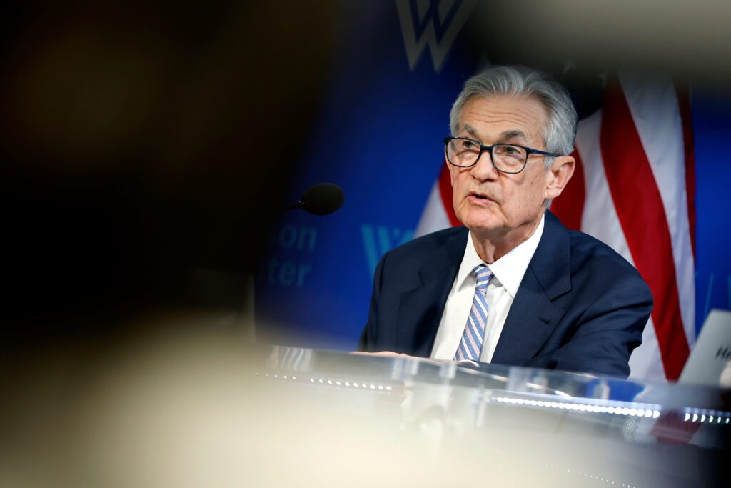 Zinsen: Fed-Chef Powell signalisiert einen späteren Beginn der Lockerung