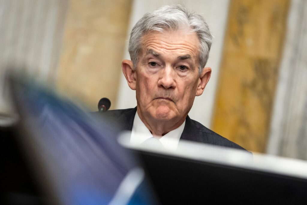 Fed-Protokoll: Zinsen könnten länger hoch bleiben - Inflation im Blick