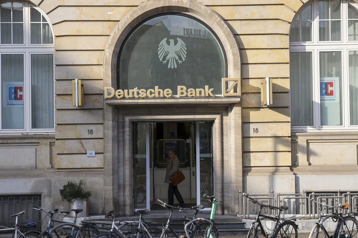 Deutsche Bank storniert Aktienrückkäufe nach erstem Verlust seit vier Jahren