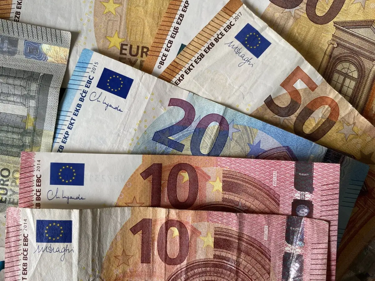 2026-noch-weniger-Netto-vom-Brutto-Krankenkassenbeitr-ge-und-Tankstellenpreise