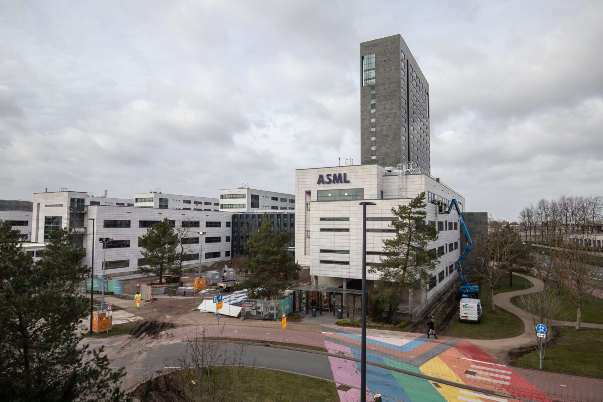 ASML-Auftr-ge-ber-Erwartung-aber-dunkle-Wolken-aus-China-