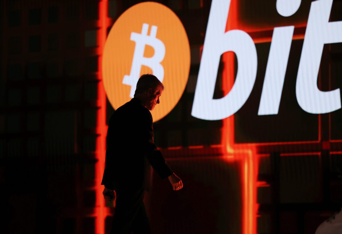 Strategy-Absturz-trifft-Bitcoin-Fans-80-Crash-von-Hebel-ETFs