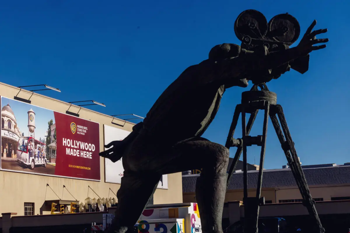 Netflix-kauft-Warner-Bros-f-r-72-Milliarden-Dollar-in-bar-und-Aktien