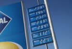Hoher Kraftstoffpreis an einer Tankstelle in Deutschland, aktuelle Benzin- und Dieselpreise im Fokus.