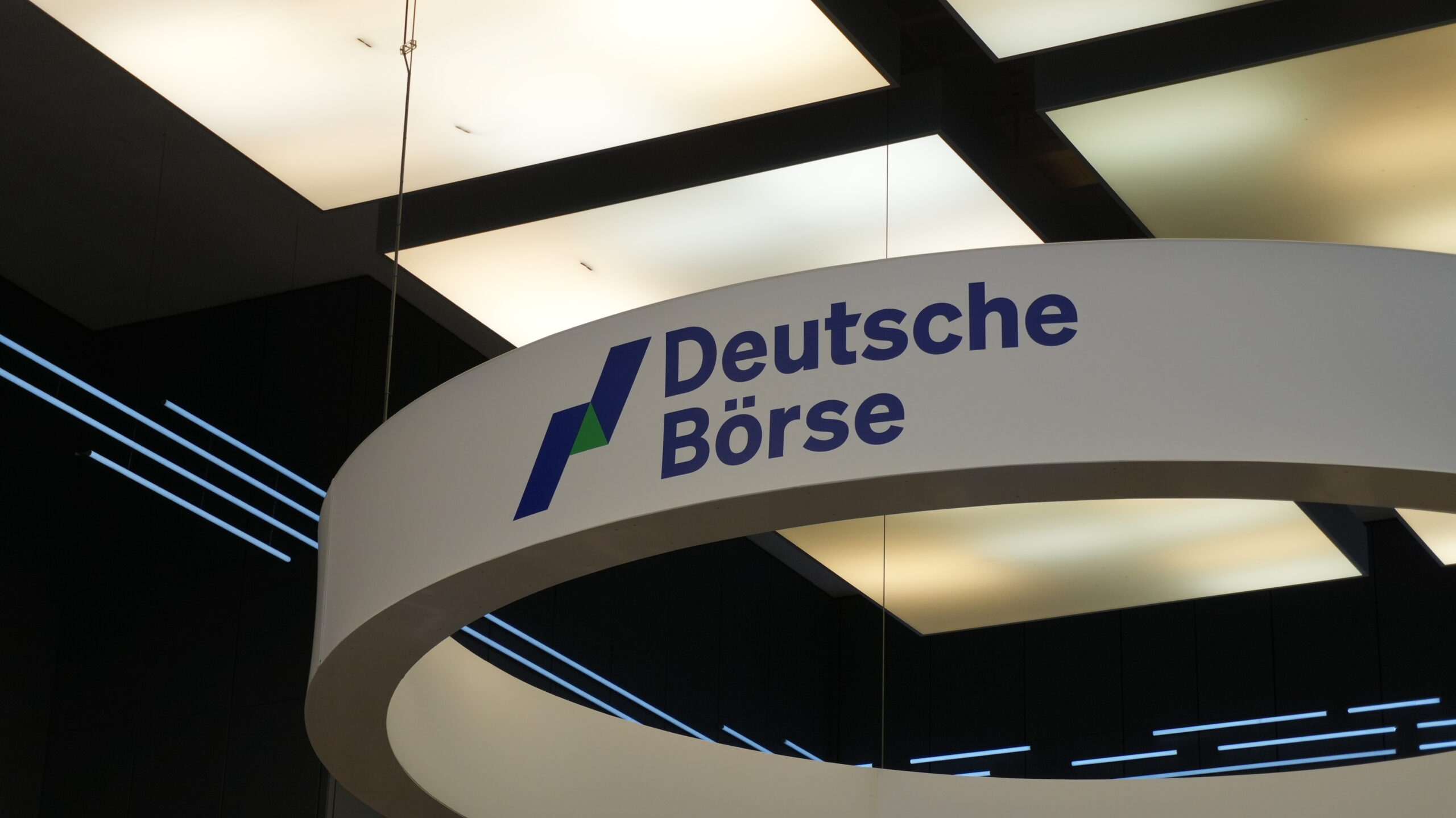 DAS zwischen Rückenwind und Widerstand