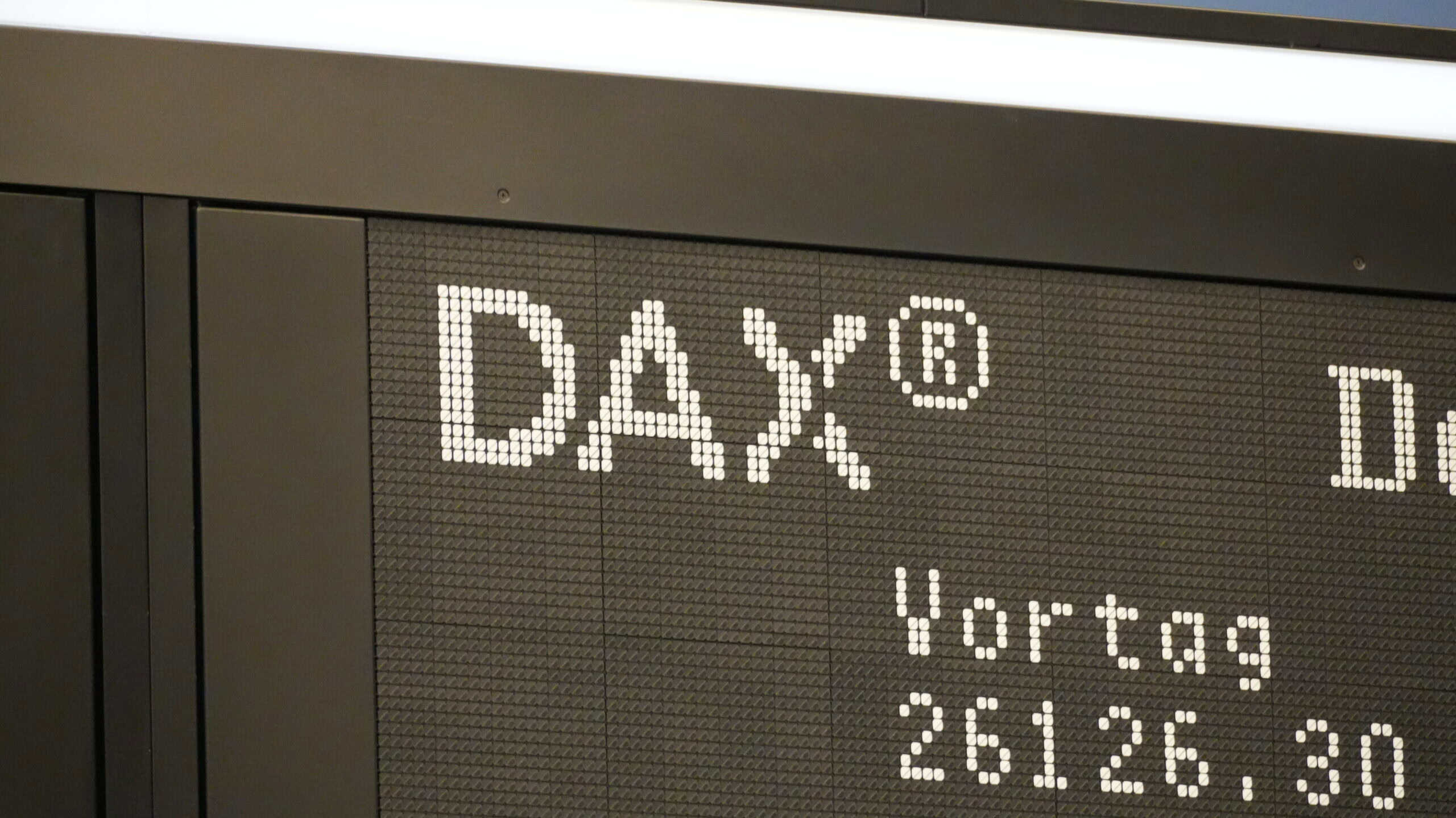 DAX fällt wegen steigenden Ölpreisen und Renditen